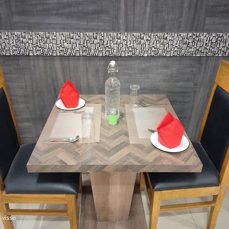Variety Inn Patna  Ngoại thất bức ảnh