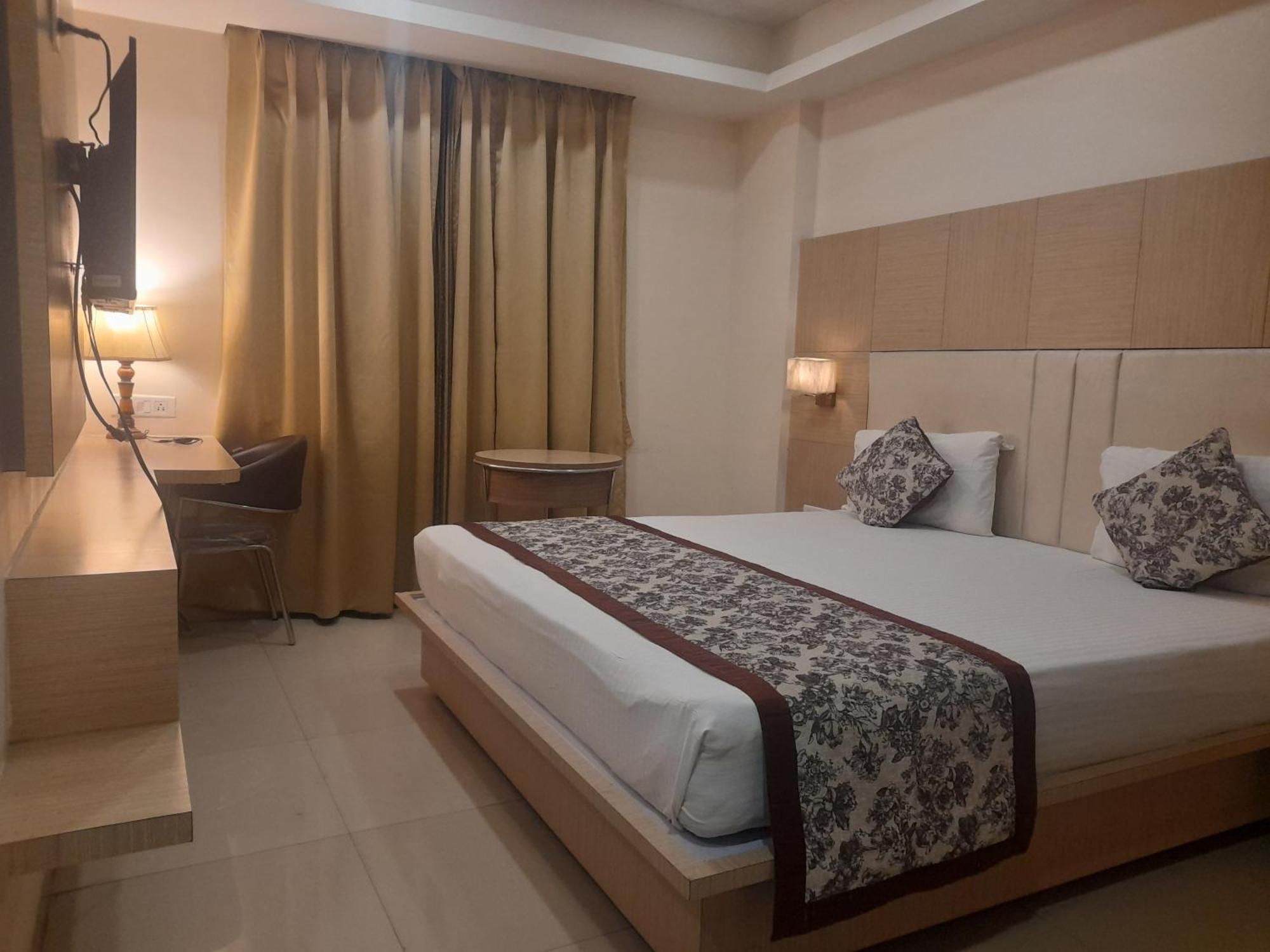 Variety Inn Patna  Ngoại thất bức ảnh