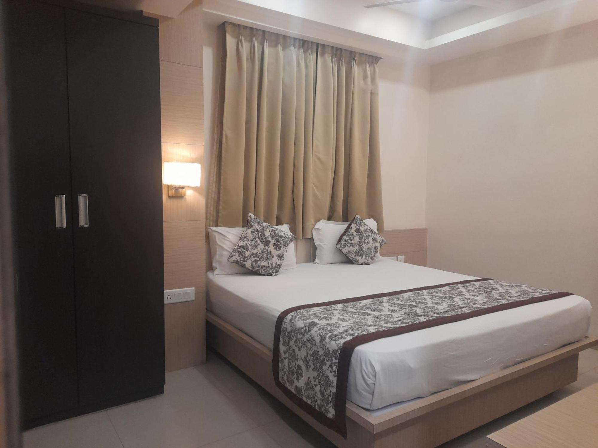Variety Inn Patna  Ngoại thất bức ảnh