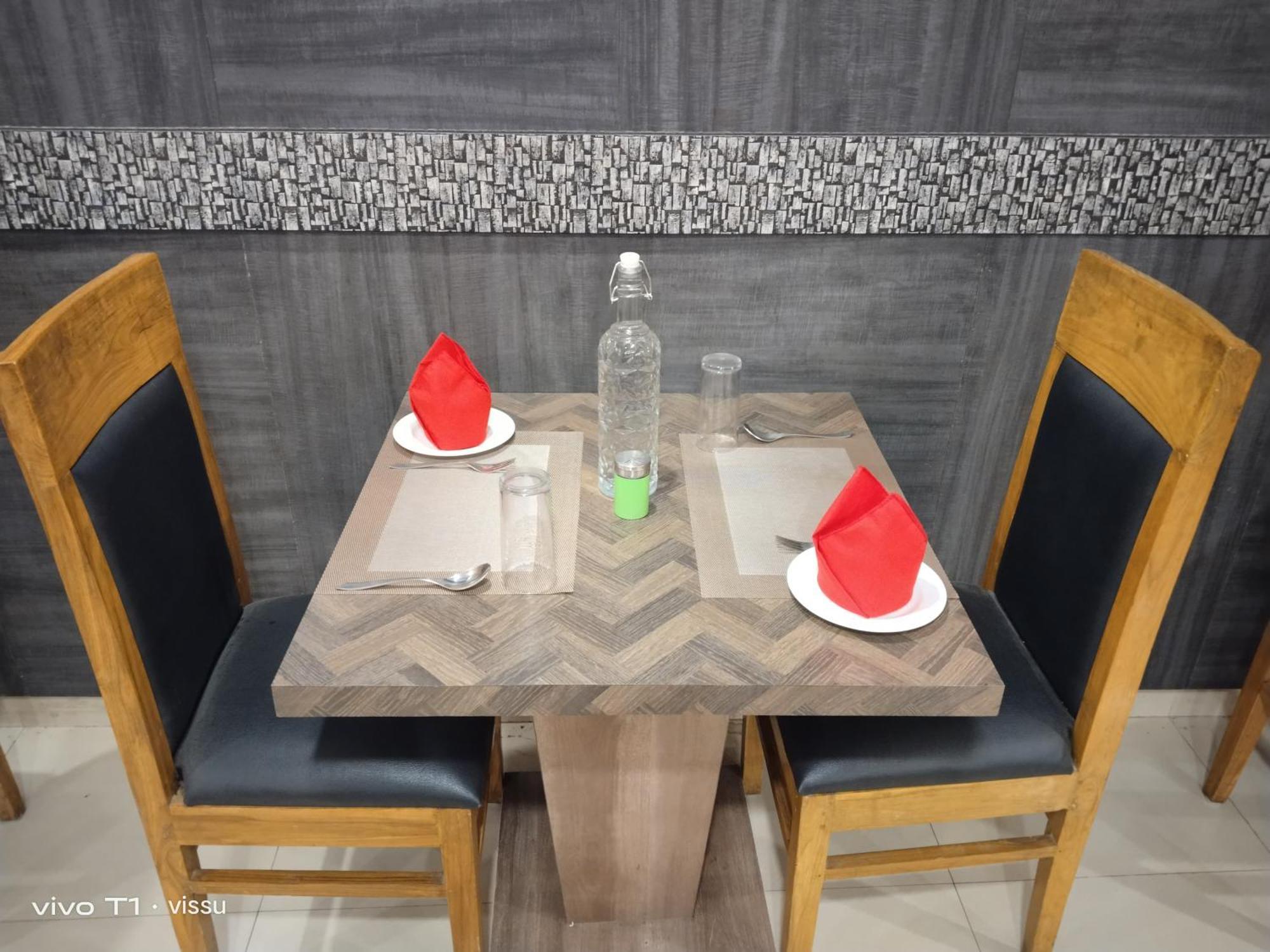 Variety Inn Patna  Ngoại thất bức ảnh