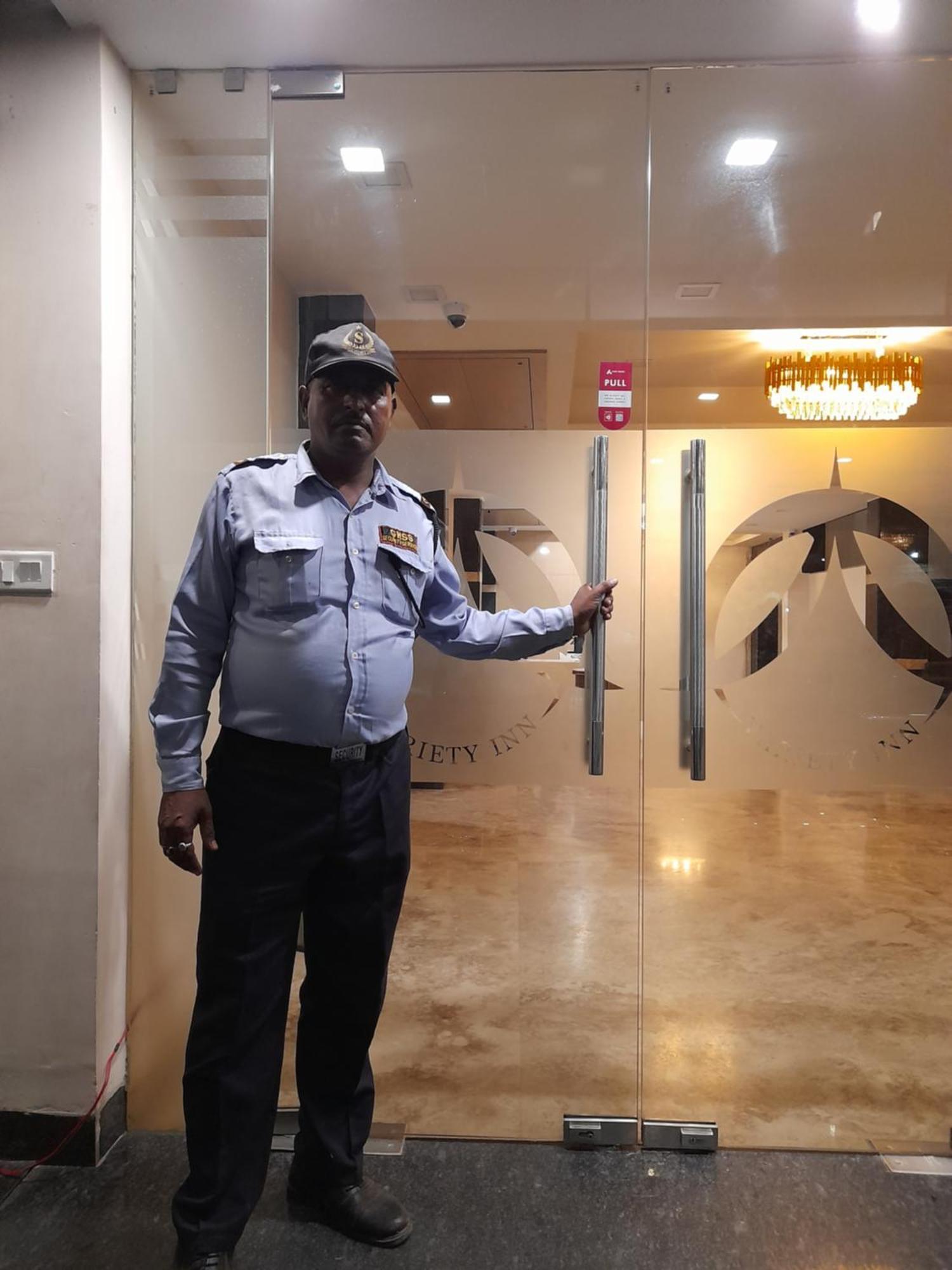 Variety Inn Patna  Ngoại thất bức ảnh