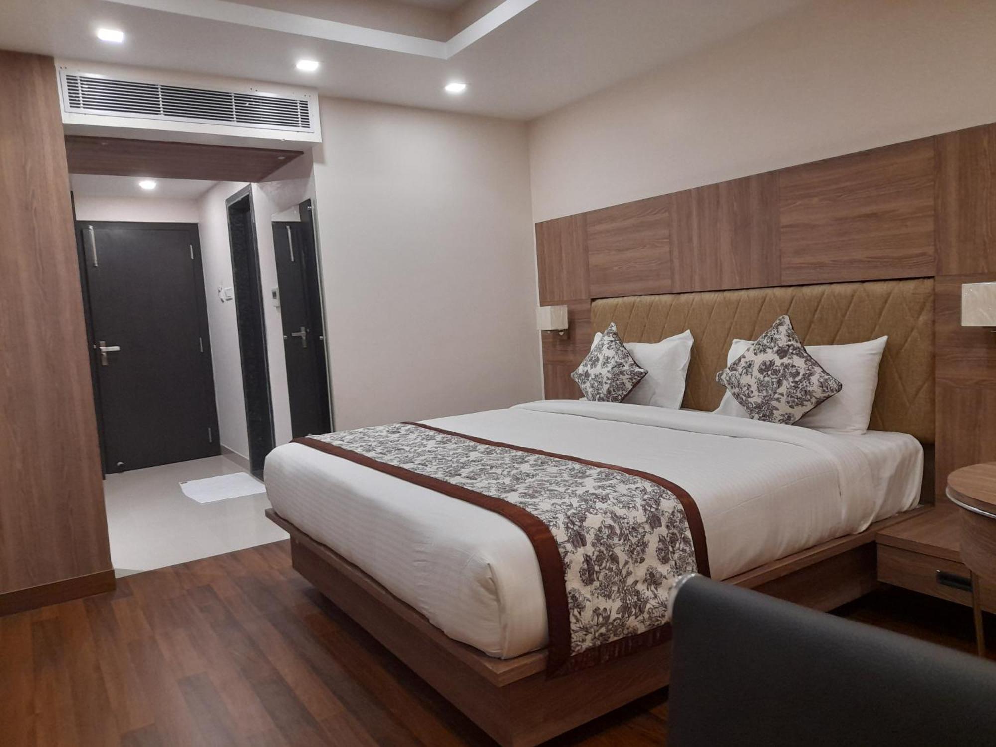 Variety Inn Patna  Ngoại thất bức ảnh