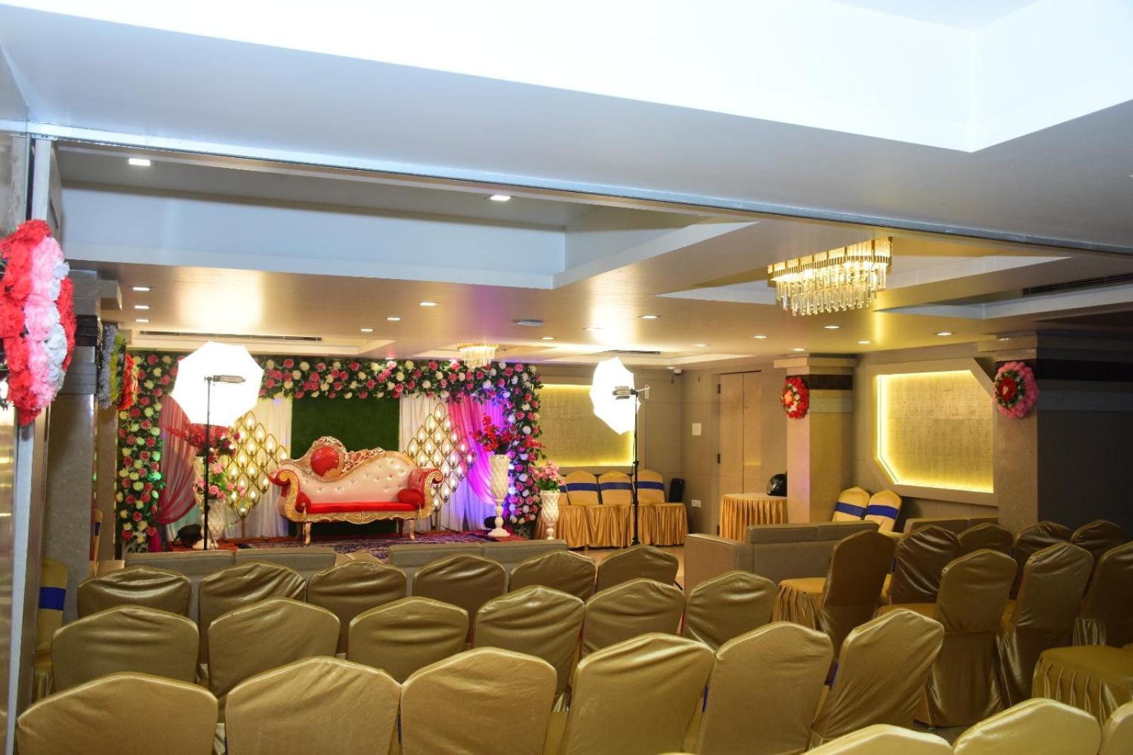 Variety Inn Patna  Ngoại thất bức ảnh